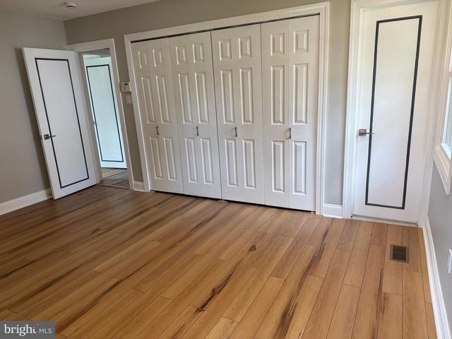 4140 POINT HOLLOW LN, Fairfax, VA 22033