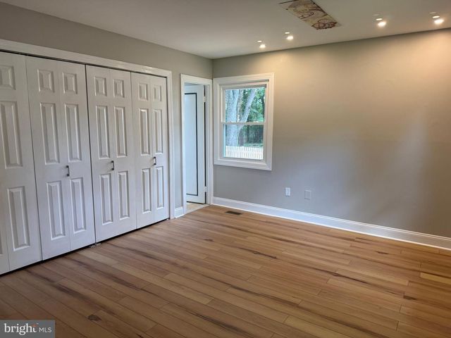 4140 POINT HOLLOW LN, Fairfax, VA 22033