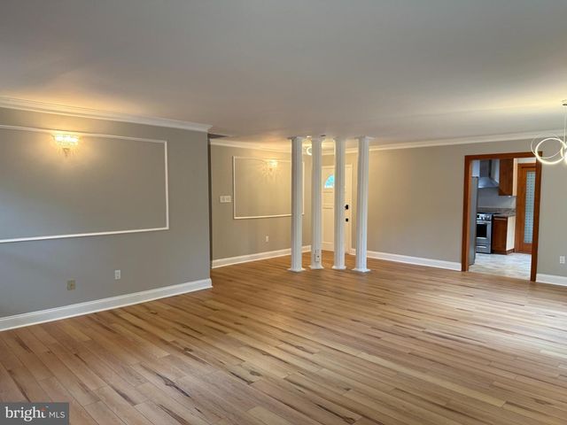 4140 POINT HOLLOW LN, Fairfax, VA 22033