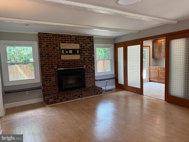 4140 POINT HOLLOW LN, Fairfax, VA 22033
