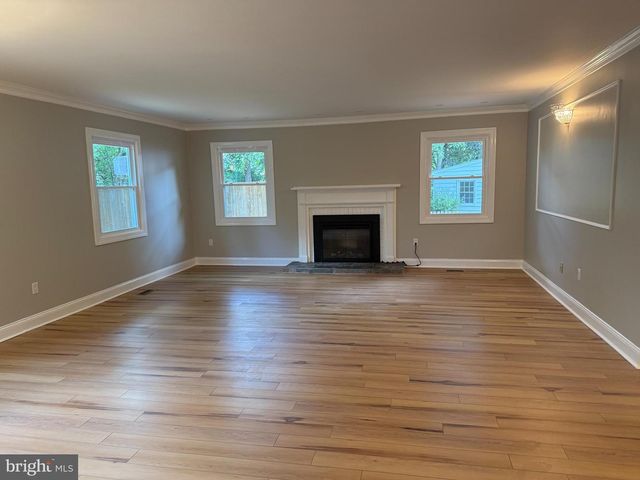 4140 POINT HOLLOW LN, Fairfax, VA 22033