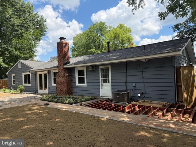 4140 POINT HOLLOW LN, Fairfax, VA 22033