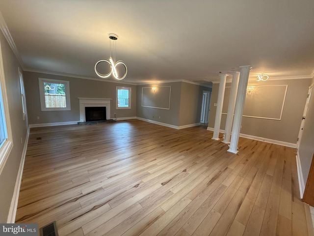 4140 POINT HOLLOW LN, Fairfax, VA 22033