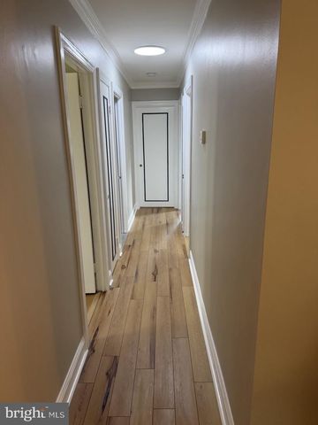 4140 POINT HOLLOW LN, Fairfax, VA 22033