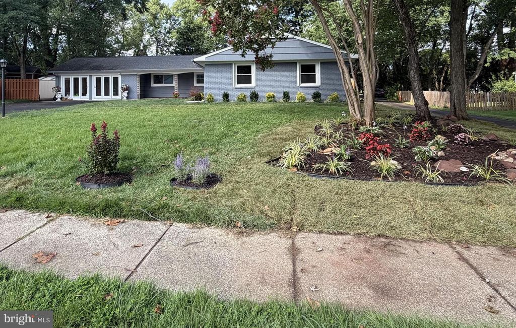 4140 POINT HOLLOW LN, Fairfax, VA 22033