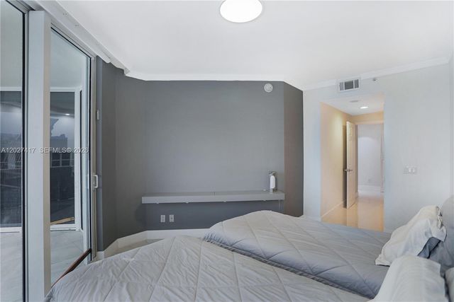 4775 COLLINS AV 1804, Miami Beach, FL 33140