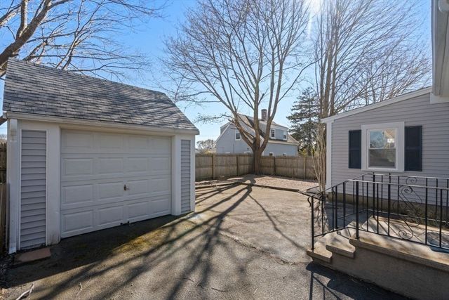 10 Trenton St, Yarmouth, MA 02673