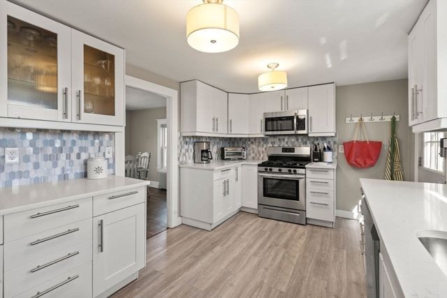10 Trenton St, Yarmouth, MA 02673