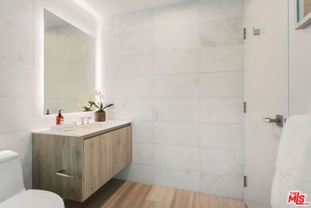 8600 Wilshire Boulevard TH3, Beverly Hills, CA 90211
