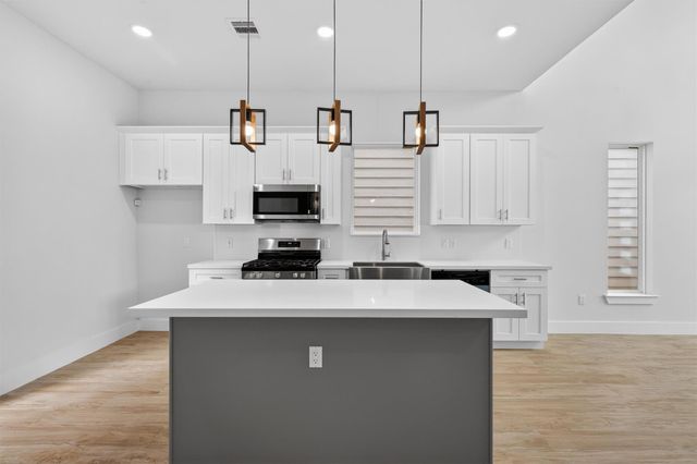 1067 Ferguson Way, Houston, TX 77088