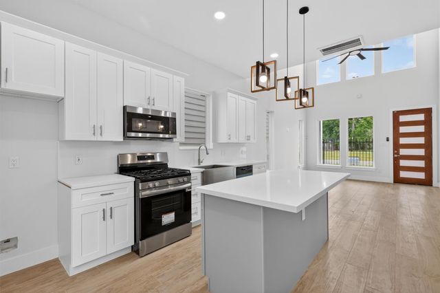 1067 Ferguson Way, Houston, TX 77088