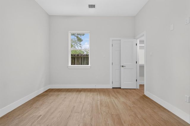 1067 Ferguson Way, Houston, TX 77088