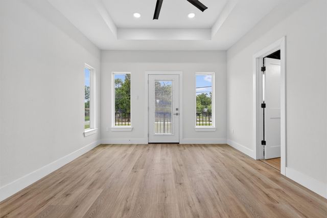 1067 Ferguson Way, Houston, TX 77088