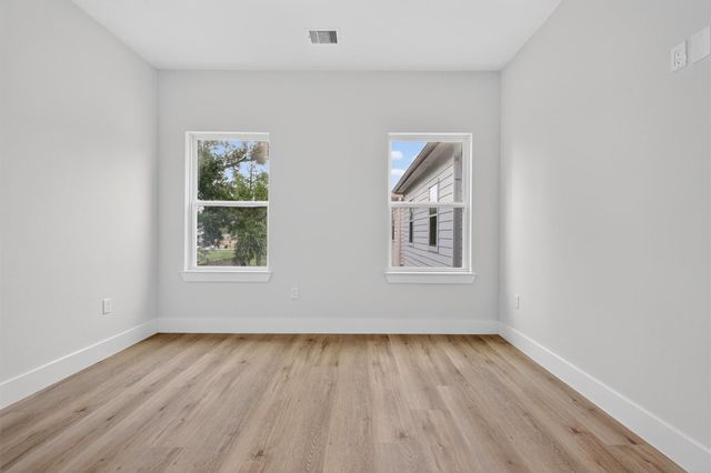 1067 Ferguson Way, Houston, TX 77088