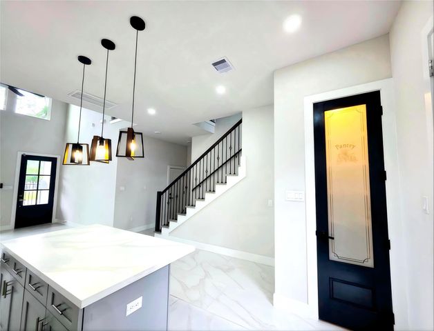 1067 Ferguson Way, Houston, TX 77088