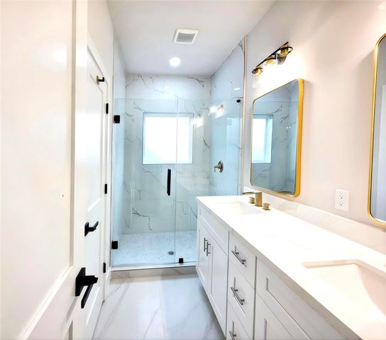 1067 Ferguson Way, Houston, TX 77088