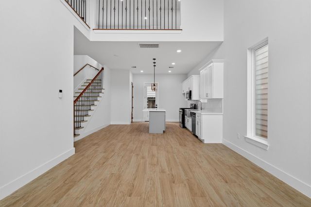 1067 Ferguson Way, Houston, TX 77088