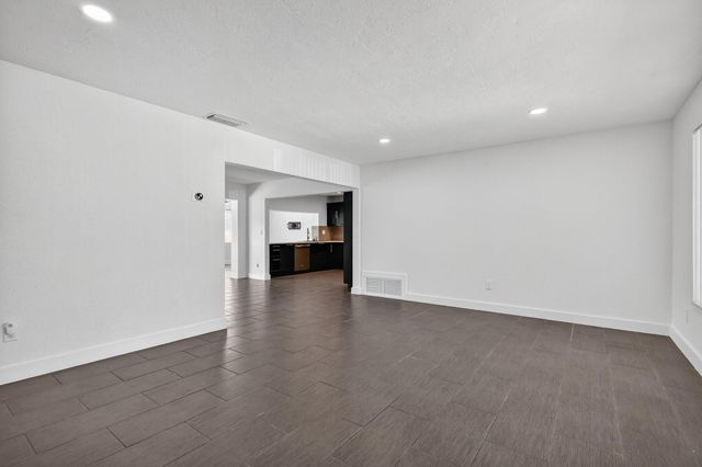 9720 NW 4 ST, Pembroke Pines, FL 33024