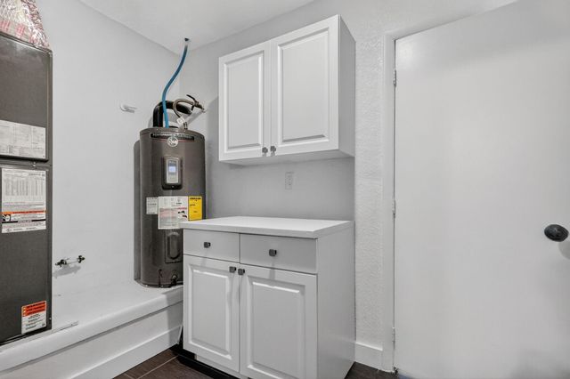 9720 NW 4 ST, Pembroke Pines, FL 33024