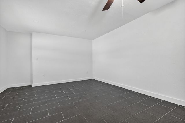 9720 NW 4 ST, Pembroke Pines, FL 33024