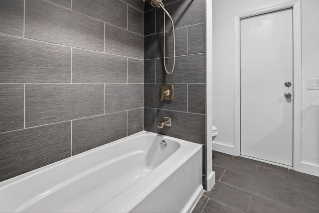 9720 NW 4 ST, Pembroke Pines, FL 33024