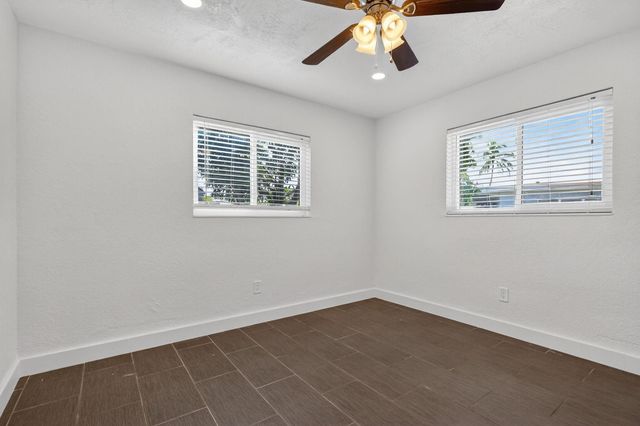 9720 NW 4 ST, Pembroke Pines, FL 33024