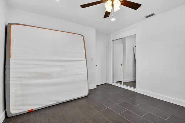 9720 NW 4 ST, Pembroke Pines, FL 33024