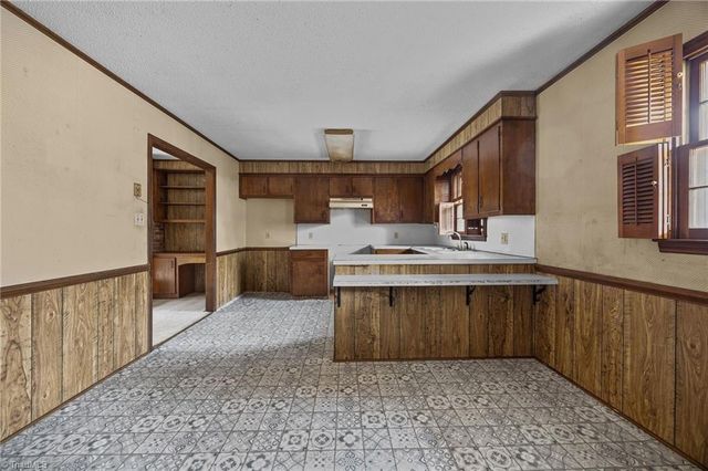 204 Hamilton Road, Lexington, NC 27295