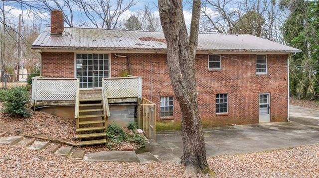 204 Hamilton Road, Lexington, NC 27295