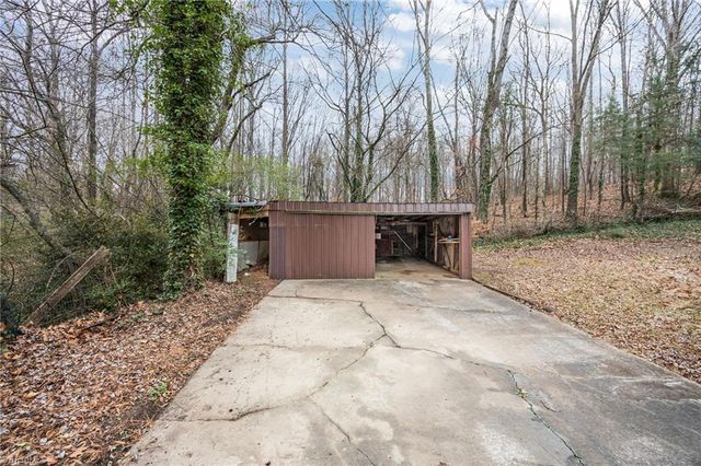 204 Hamilton Road, Lexington, NC 27295