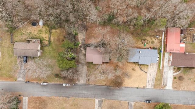 204 Hamilton Road, Lexington, NC 27295