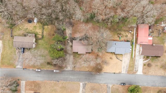 204 Hamilton Road, Lexington, NC 27295