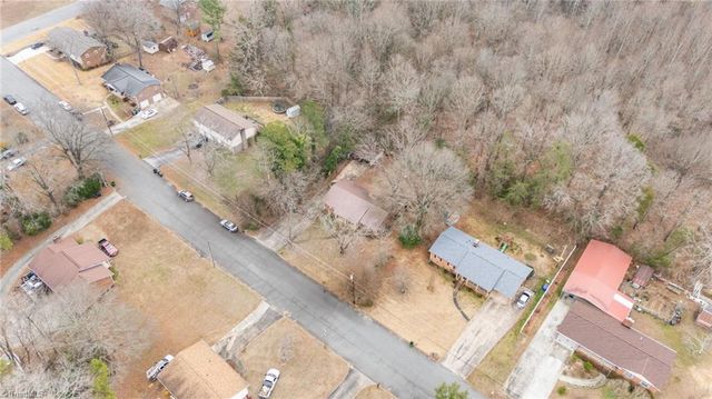 204 Hamilton Road, Lexington, NC 27295