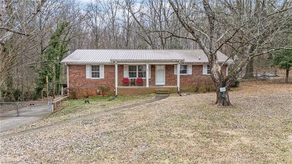 204 Hamilton Road, Lexington, NC 27295