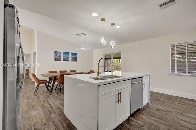 581 SW 169th Way, Weston, FL 33326