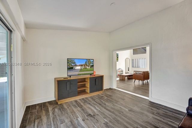 581 SW 169th Way, Weston, FL 33326