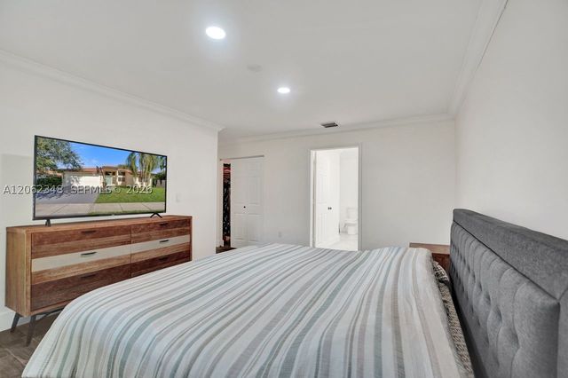 581 SW 169th Way, Weston, FL 33326