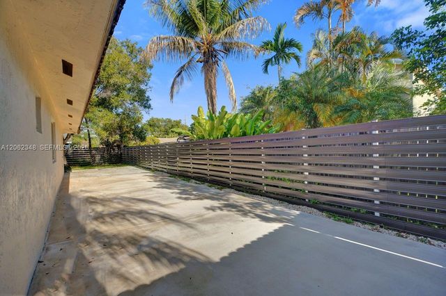 581 SW 169th Way, Weston, FL 33326
