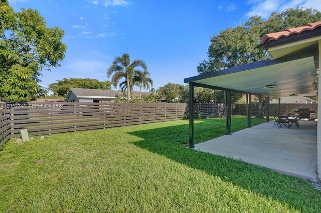 581 SW 169th Way, Weston, FL 33326