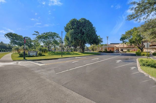 581 SW 169th Way, Weston, FL 33326