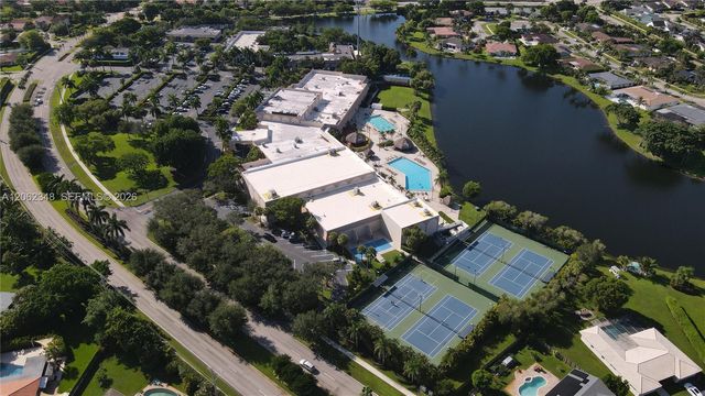 581 SW 169th Way, Weston, FL 33326