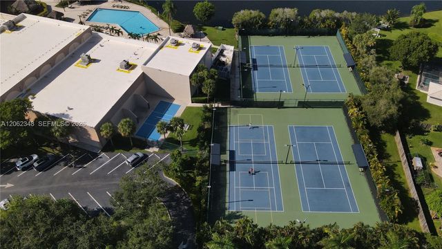 581 SW 169th Way, Weston, FL 33326