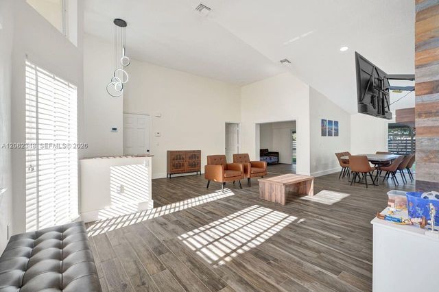 581 SW 169th Way, Weston, FL 33326