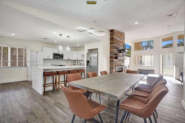 581 SW 169th Way, Weston, FL 33326