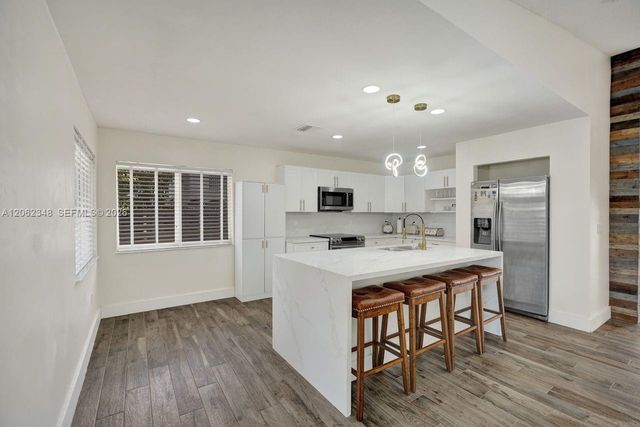 581 SW 169th Way, Weston, FL 33326
