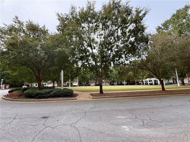 2704 Waters Edge Trail, Roswell, GA 30075