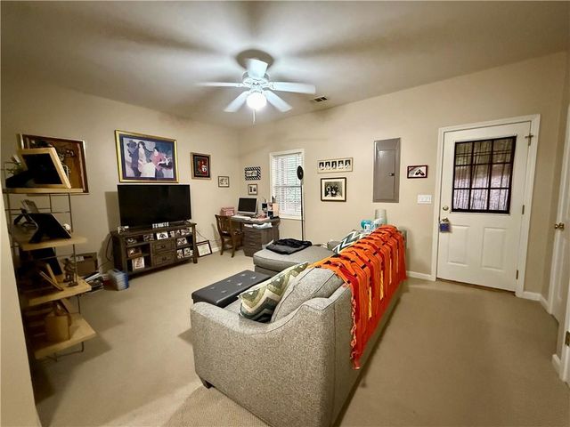 2704 Waters Edge Trail, Roswell, GA 30075