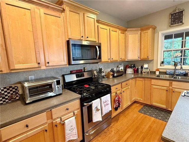 2704 Waters Edge Trail, Roswell, GA 30075