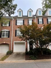 2704 Waters Edge Trail, Roswell, GA 30075