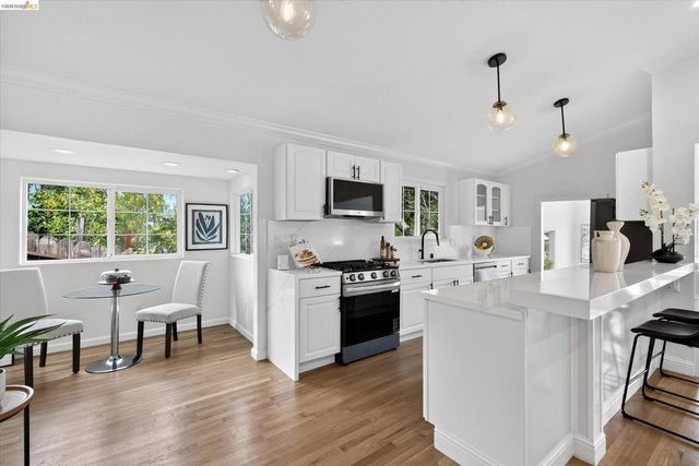 4535 Redding St, Oakland, CA 94619